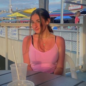 Meet your Posher, Ana